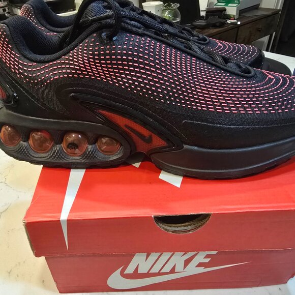 Nike Air Max DN Running Shoes Black / Red Mens Sneake Sz 11 HV5235 002 NEW - Picture 6 of 16